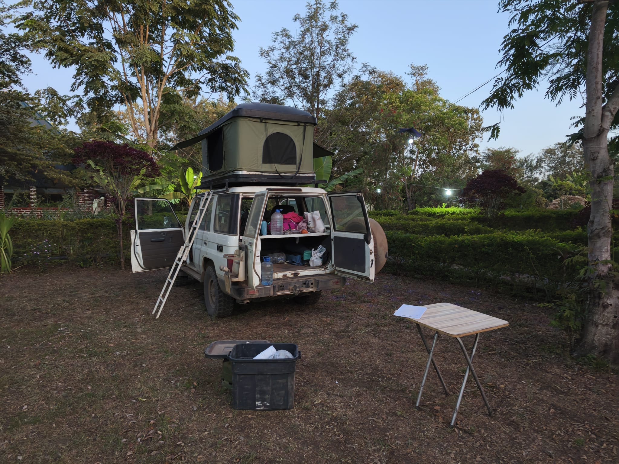 Explore Tanzania & Kenya with a 4×4 Roof Top Tent Car