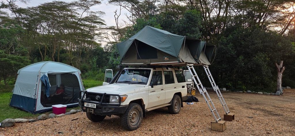 lx with 2 tents safari