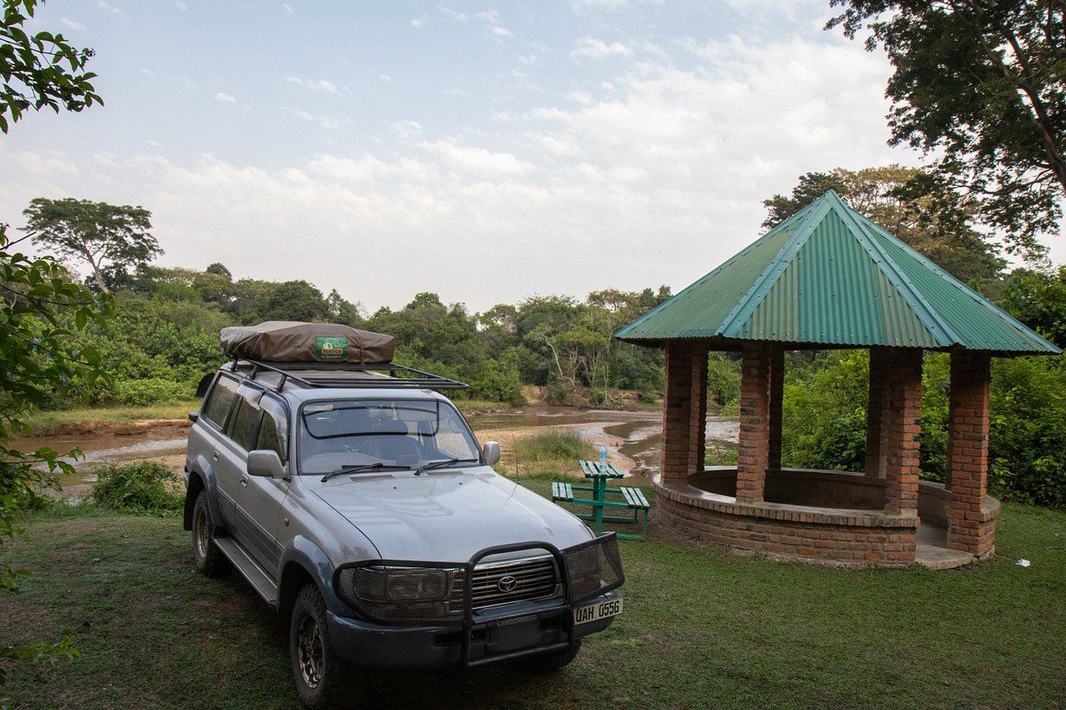Why Rent a Land Cruiser with Rooftop Tent for Your Tanzania Safari
